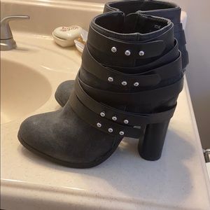 Black tobi booties